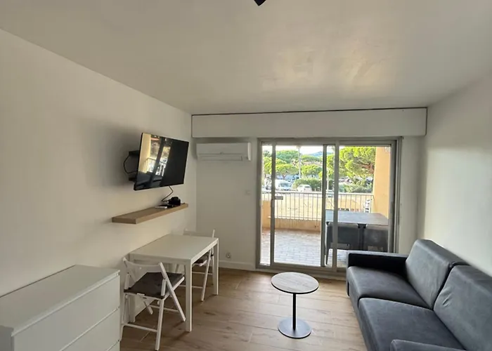 Super studio sur le port de Hyeres