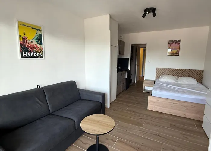 Super studio sur le port de Hyeres