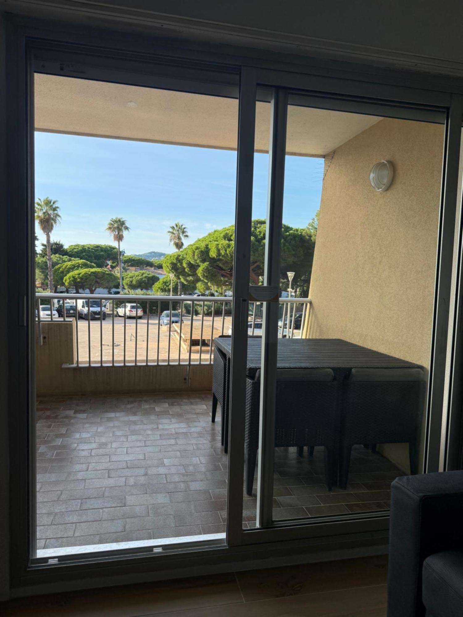 Appartement Super Sur Le Port De *