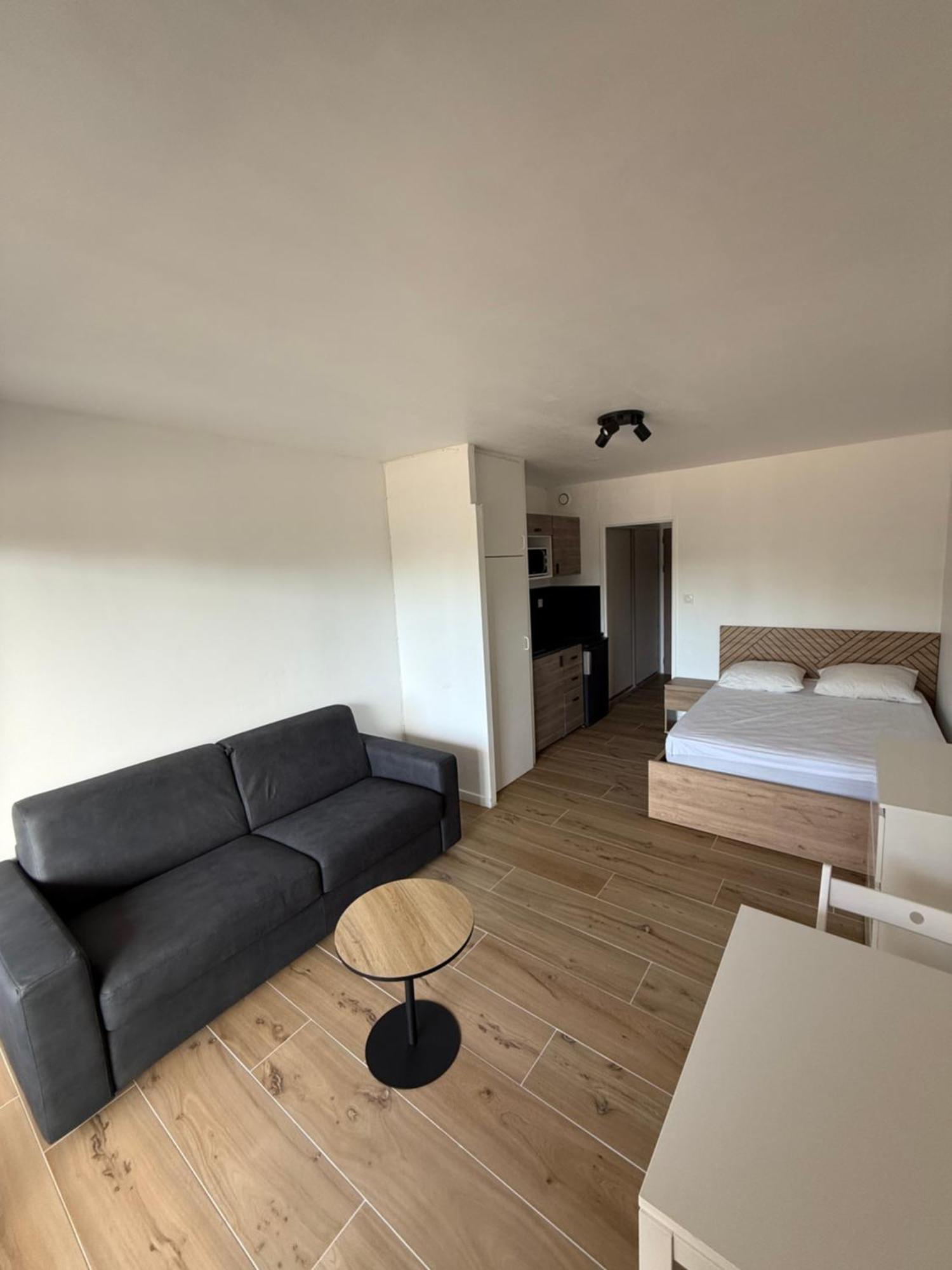 Apartment Super Climatise Sur Le Port De Hyeres