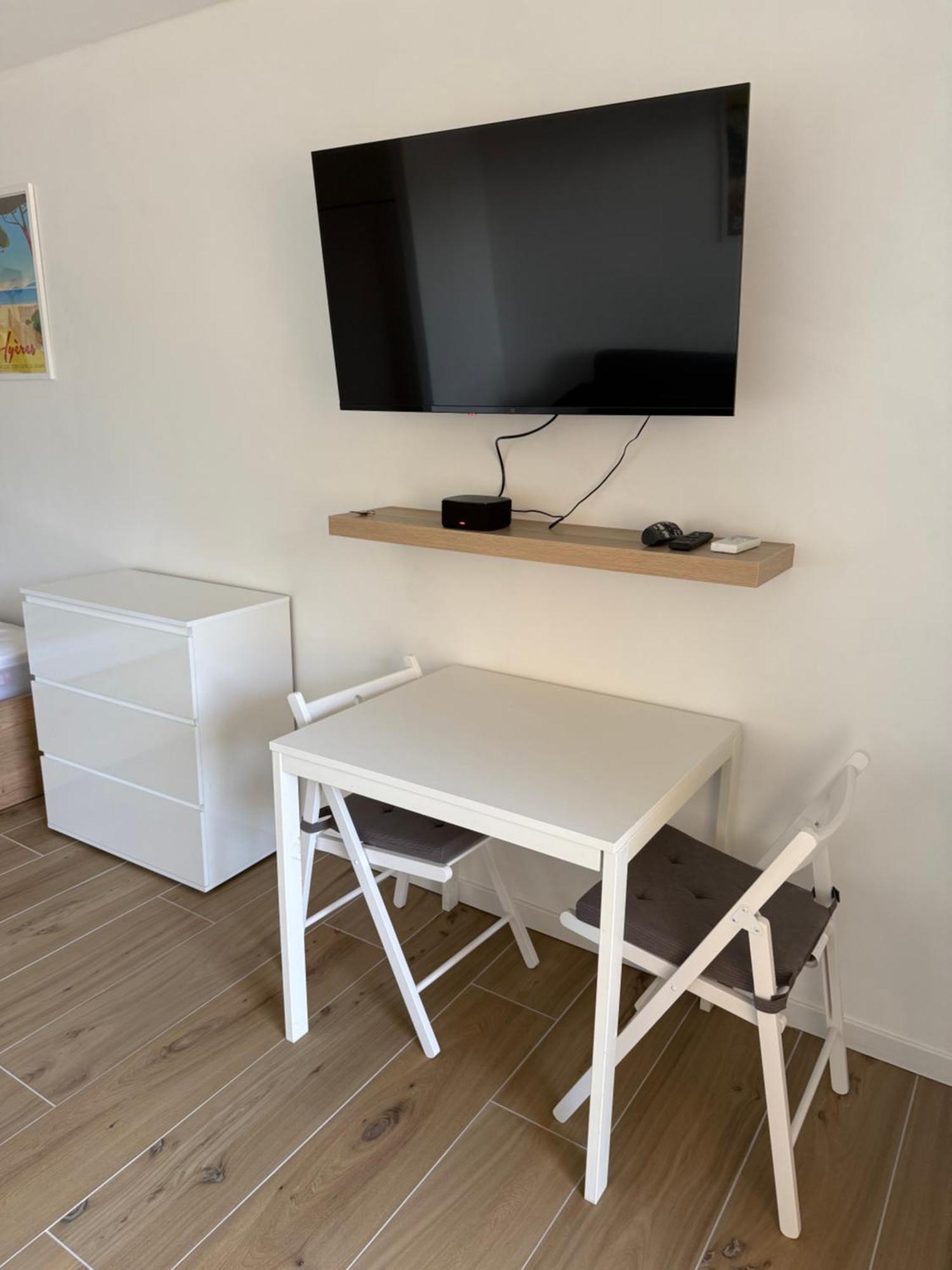 Apartment Super Climatise Sur Le Port De *